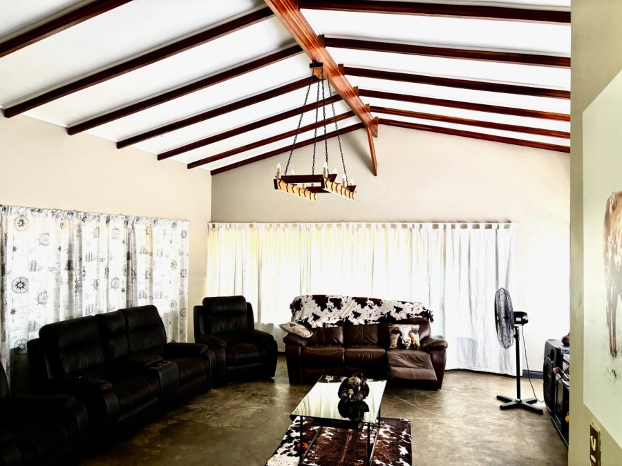  Bedroom Property for Sale in Songloed North West